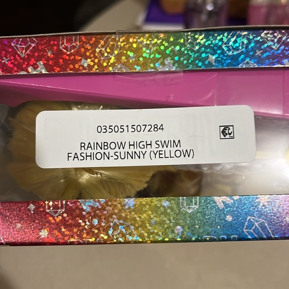 Rainbow High Sunny Madison In box NEW - Picture 3 of 6